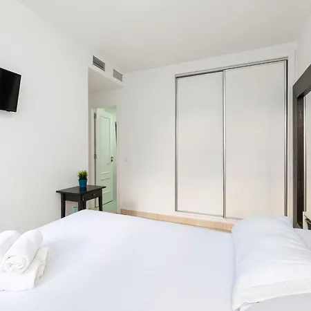 Apartment Cosy Flat Terrace 2 Bed 2 Bath Downtown *