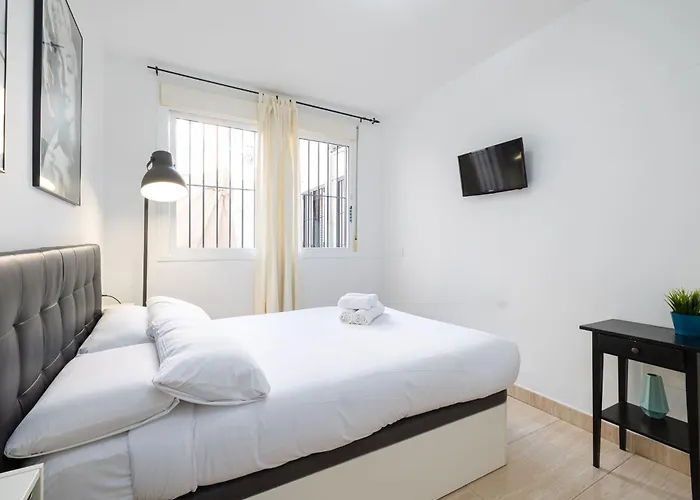 Cosy Flat Terrace 2 Bed 2 Bath Downtown *