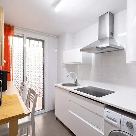 Cosy Flat Terrace 2 Bed 2 Bath Downtown Malaga