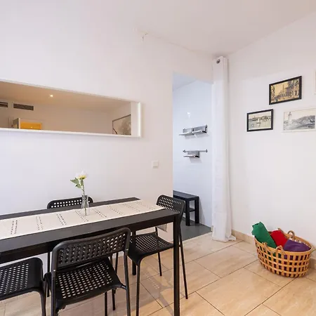 Apartment Cosy Flat Terrace 2 Bed 2 Bath Downtown *